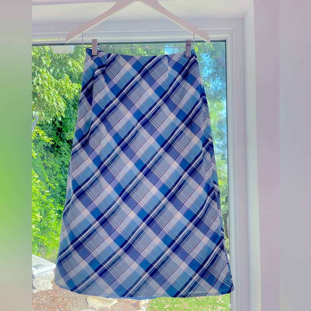 Banana Republic mid-calf length skirt Size 2